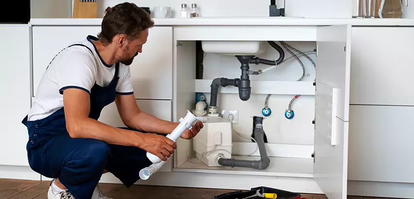 Plumbers for Frozen Pipes in Massapequa Park